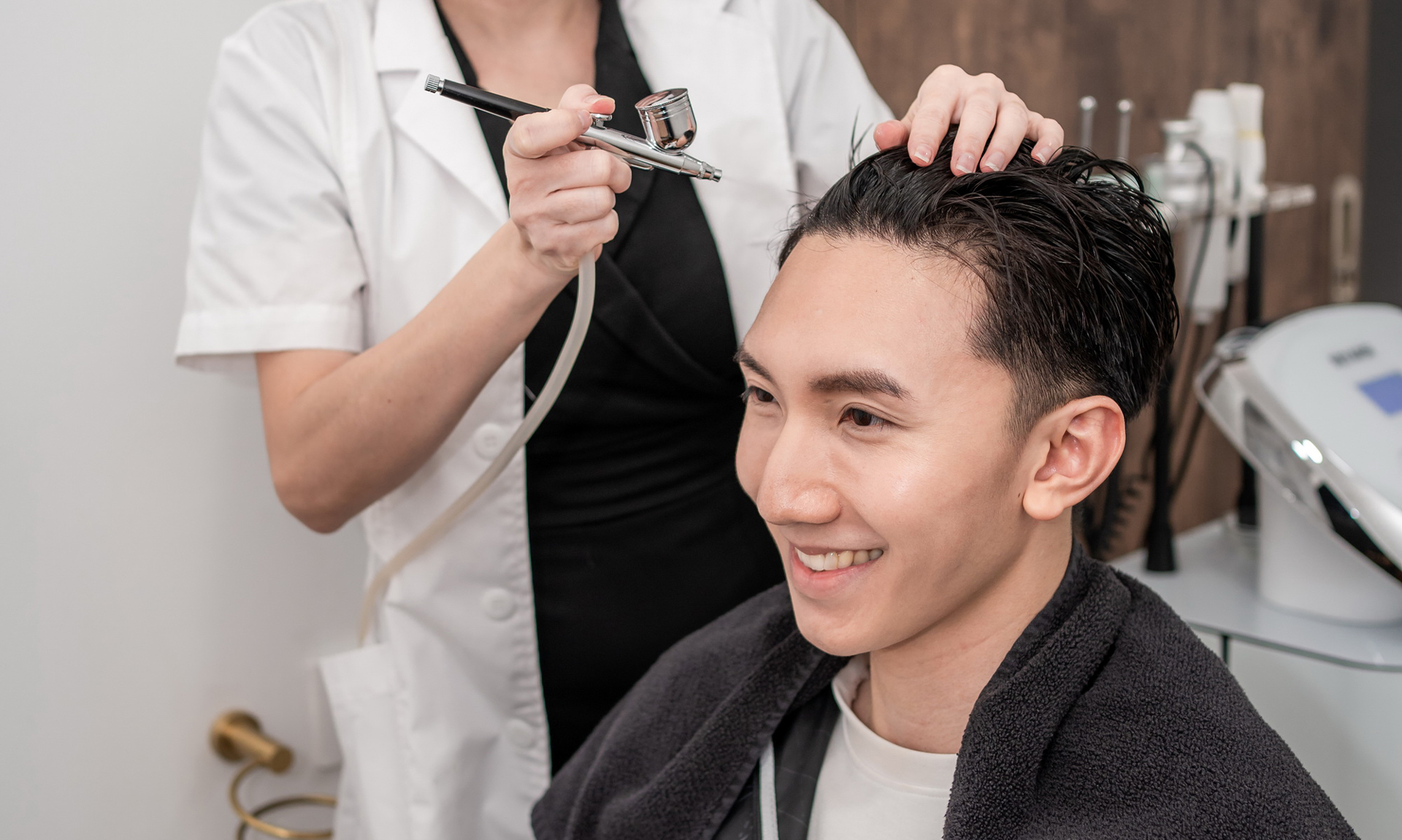 Scalp Dandruff Treatment Dandruff Therapy Feathair